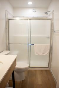 img_9948_kitchenette_bath_2